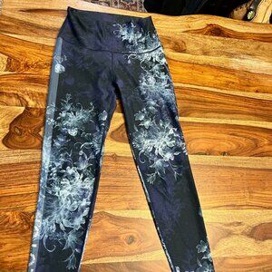 WITH leggings with Peloton script